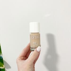 Makeup Forever HD Skin Hydra Glow Hydrating Foundation in 1N06 Porcelain